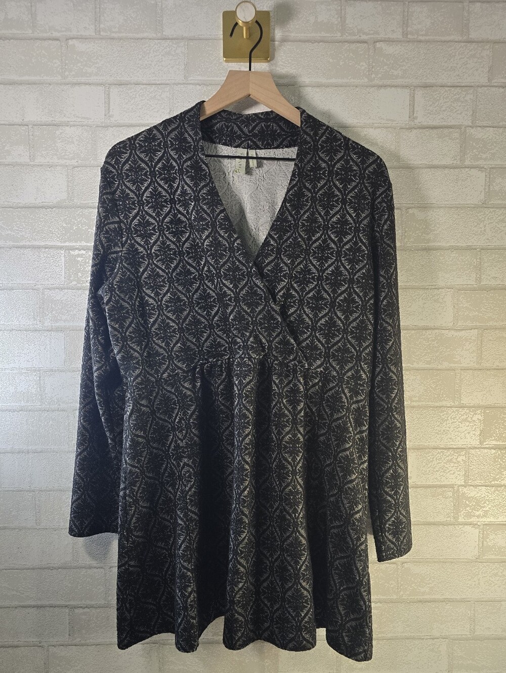 Sahalie Long Sleeve Tunic Short Dress Black & Gray Print Crossover Neckline XL